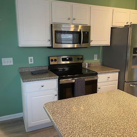 Adorable 3Br/2Ba W/ Garage 2Min Walk Ecu Health Villa Грийнвил Екстериор снимка