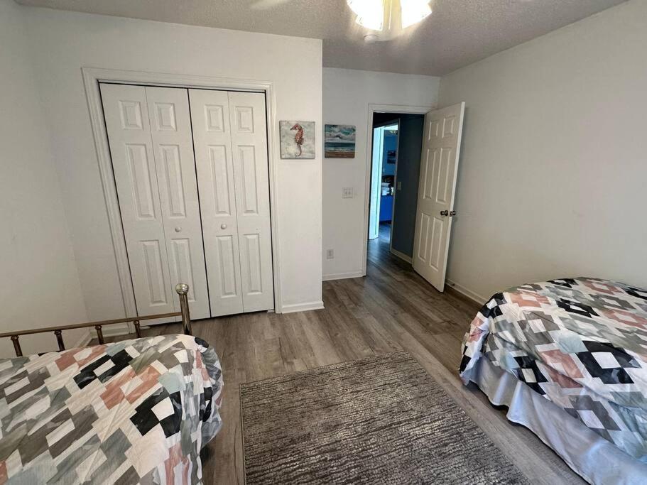 Adorable 3Br/2Ba W/ Garage 2Min Walk Ecu Health Villa Грийнвил Екстериор снимка