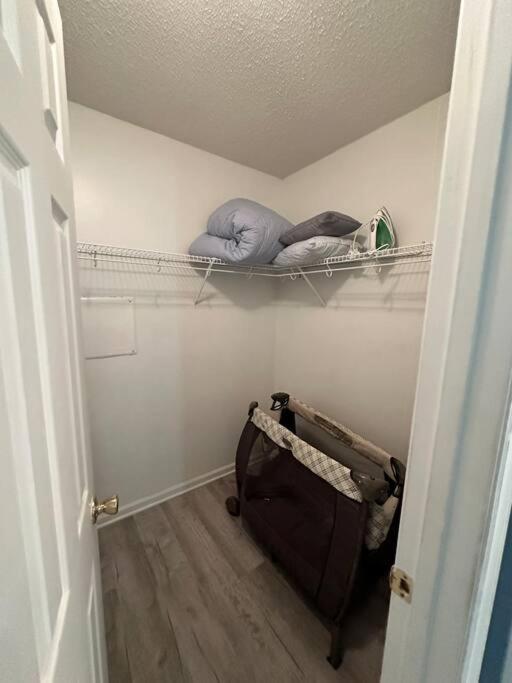Adorable 3Br/2Ba W/ Garage 2Min Walk Ecu Health Villa Грийнвил Екстериор снимка