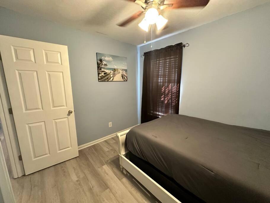 Adorable 3Br/2Ba W/ Garage 2Min Walk Ecu Health Villa Грийнвил Екстериор снимка
