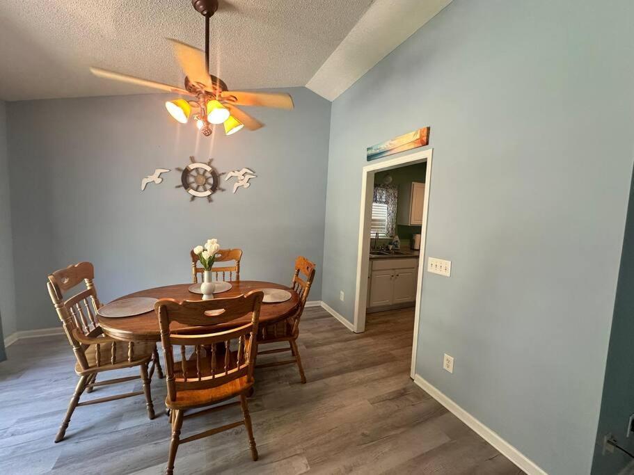 Adorable 3Br/2Ba W/ Garage 2Min Walk Ecu Health Villa Грийнвил Екстериор снимка