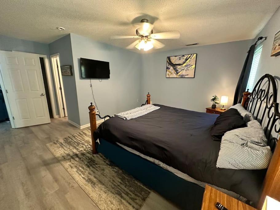 Adorable 3Br/2Ba W/ Garage 2Min Walk Ecu Health Villa Грийнвил Екстериор снимка