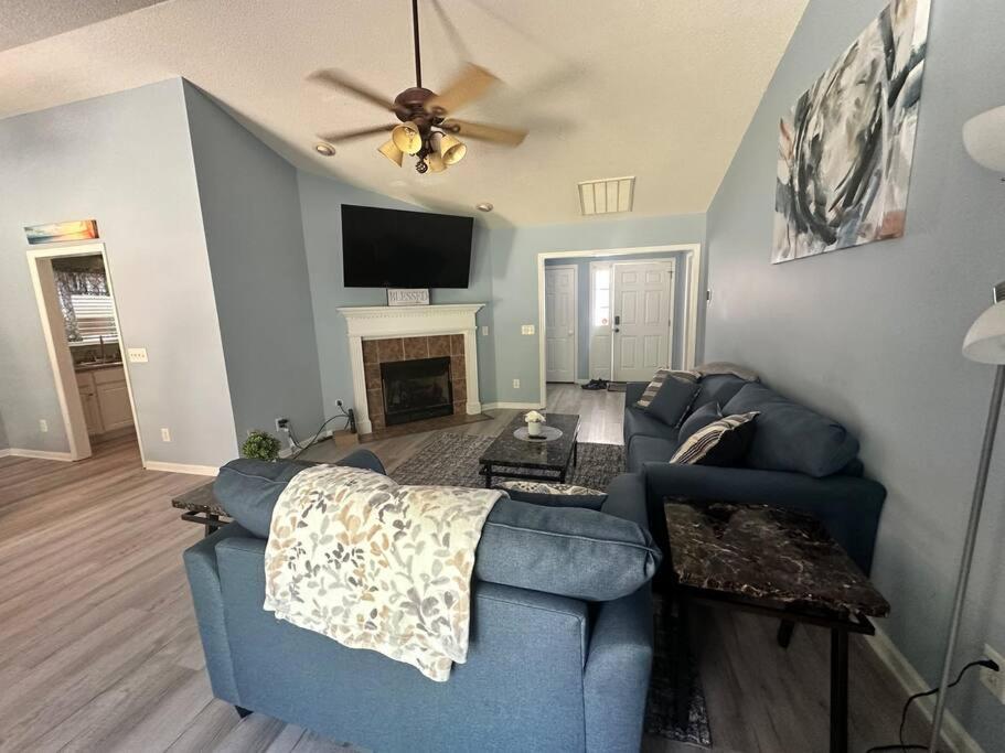 Adorable 3Br/2Ba W/ Garage 2Min Walk Ecu Health Villa Грийнвил Екстериор снимка